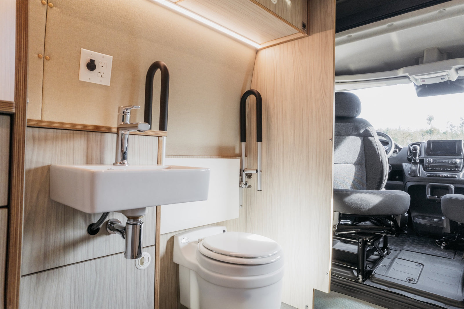 Wolfram Ram ProMaster 159 camper van conversion by 2Pines Upfitters, photo 8